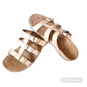 Like new size 7 Women's rose gold Vionic slip on Sandals